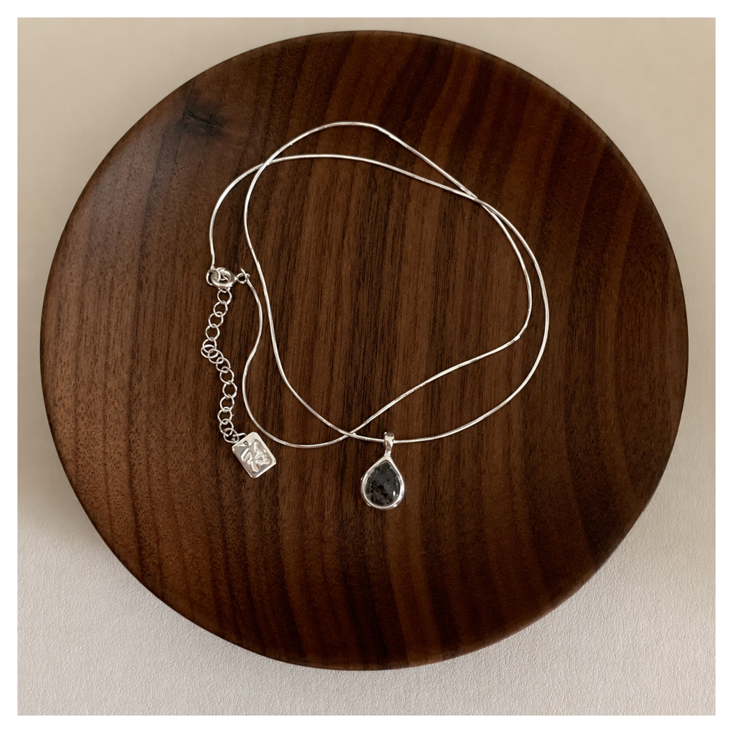 Collier femme en argent 925 avec pendentif quartz noir porté