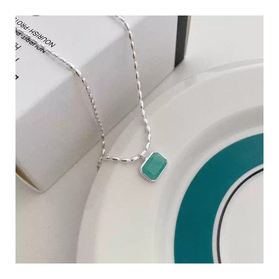 Détail du collier argent 925 avec pierre amazonite