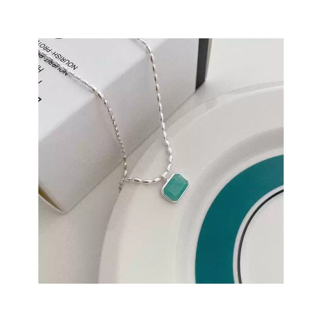 Détail du collier argent 925 avec pierre amazonite