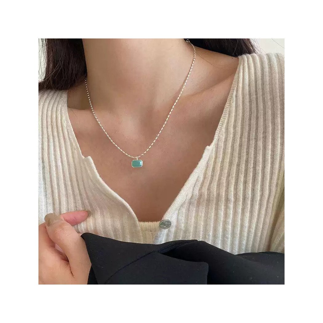 Collier femme argent 925 avec amazonite porté