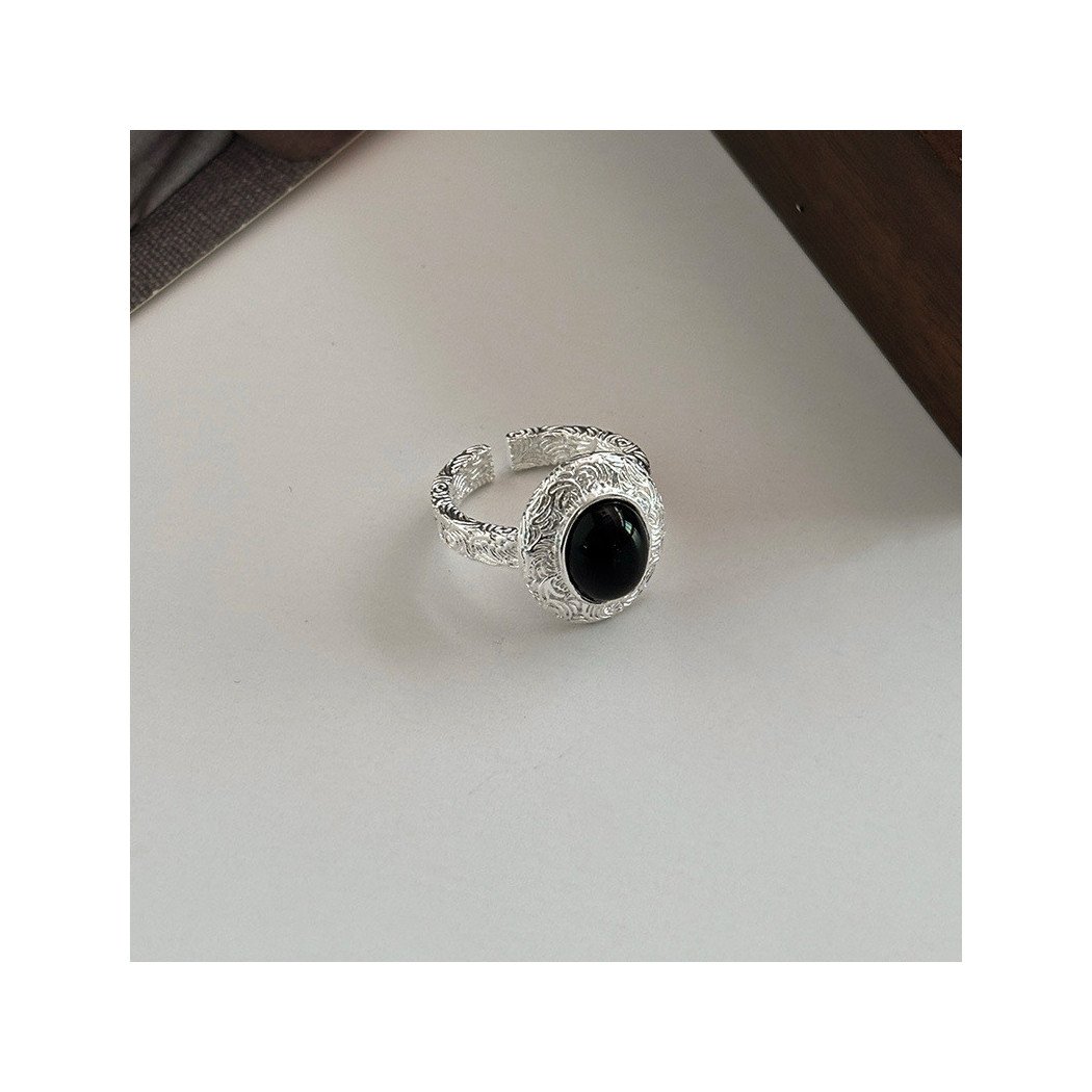 Bague incrustée d'Agate noire texturée | Bague ajustable en argent sterling S925