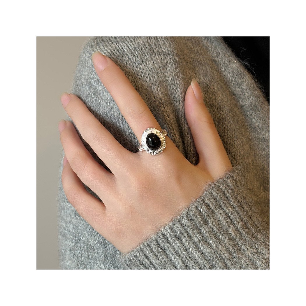 Bague ajustable en argent S925 avec pierre naturelle d’Agate noire texturée